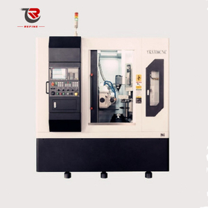 آلة قطع التروس الصغيرة CNC YKS3118A 