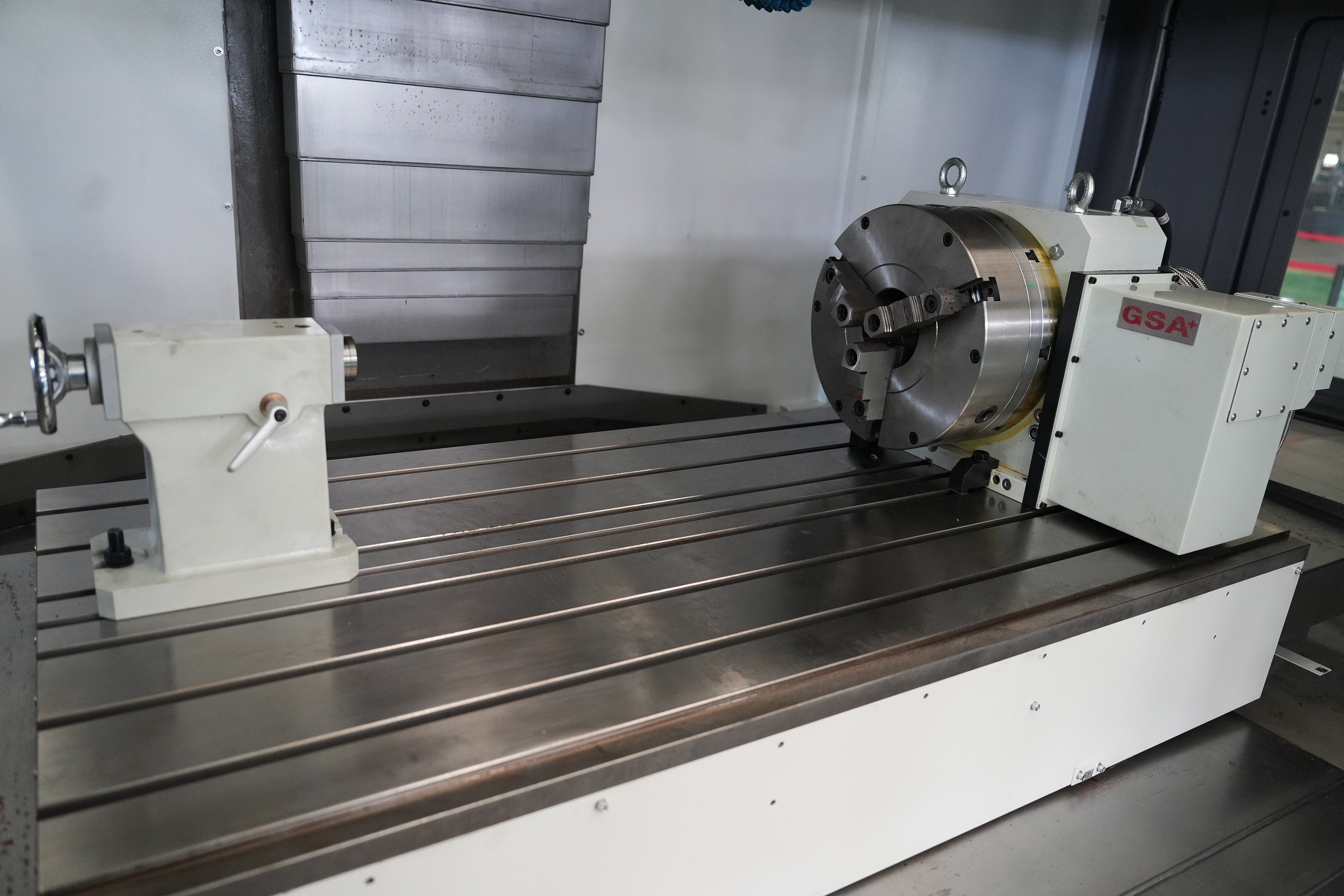 مركز التصنيع العمودي VDF1500 ذو القطر الكبير DMTG CNC