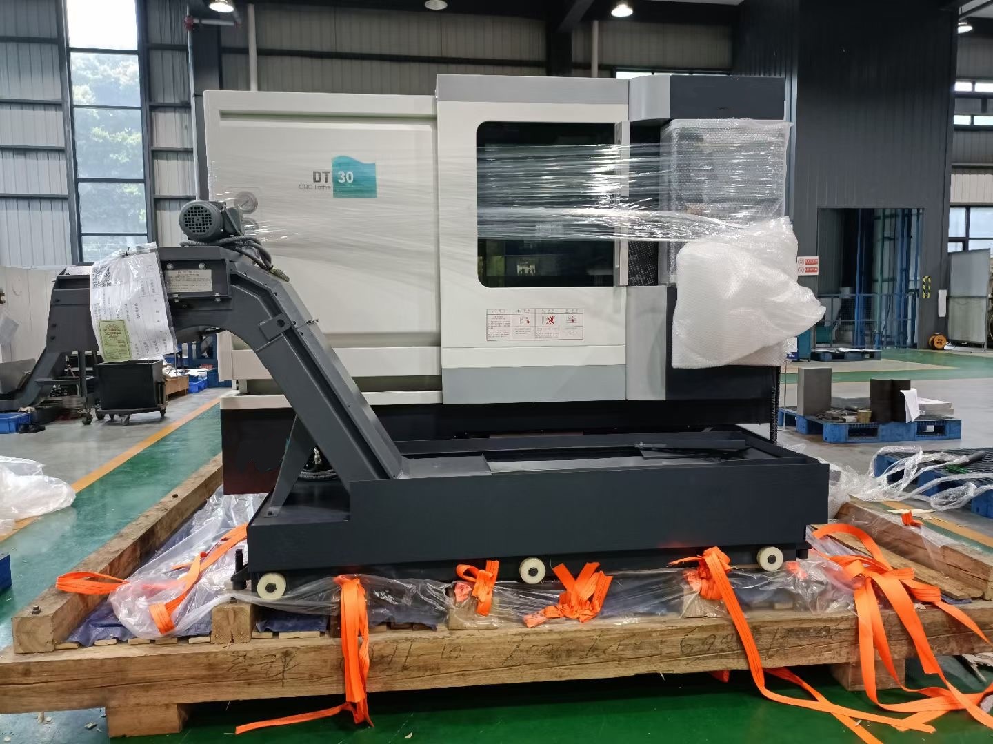 آلة مخرطة CNC ذات السرير المائل DT-30